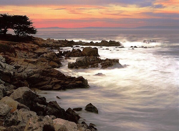 Pantai di sekitar