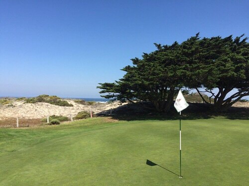 Sea Breeze Inn And Cottages