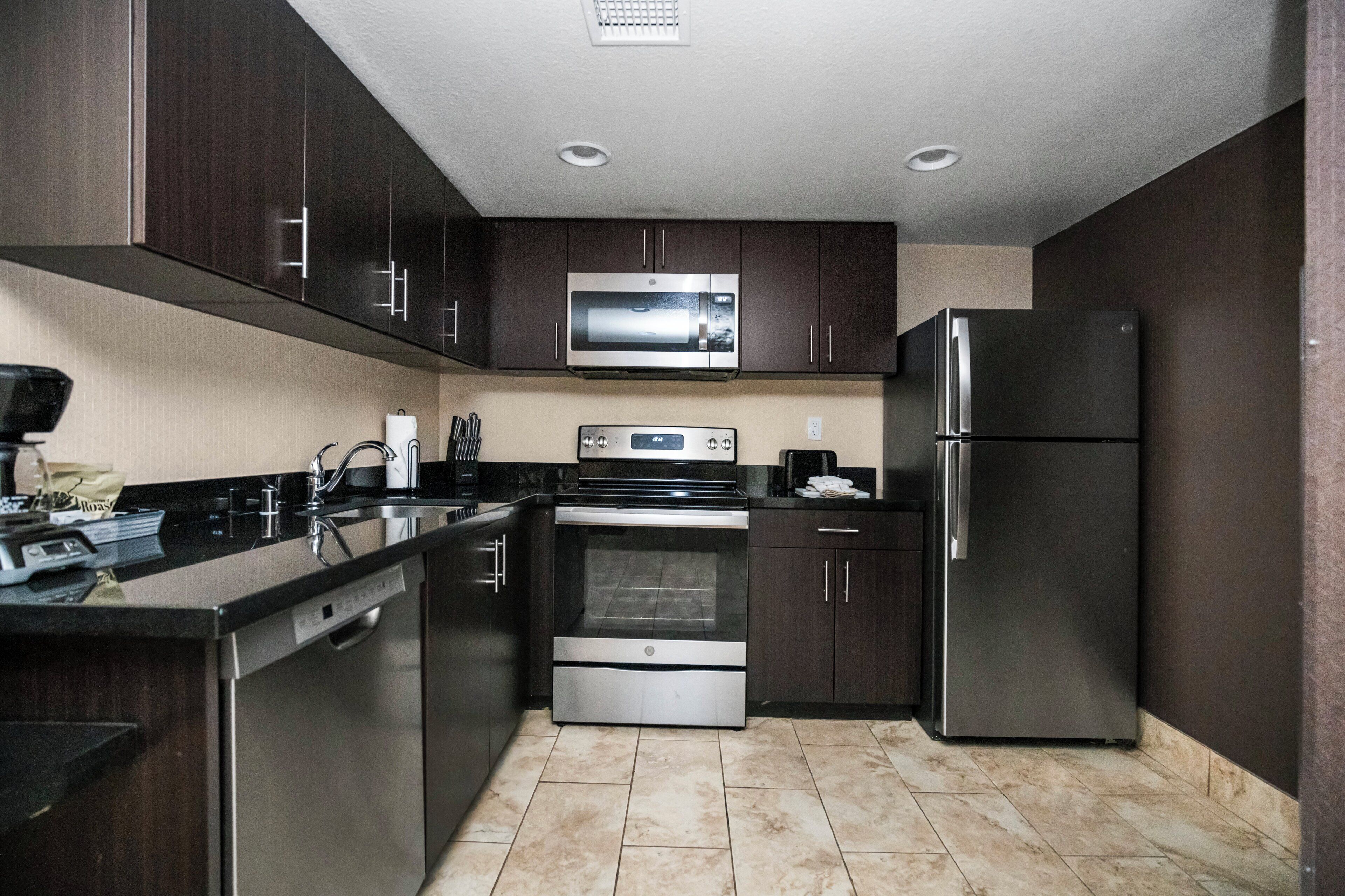 fridge, microwave, stovetop, coffee/tea maker