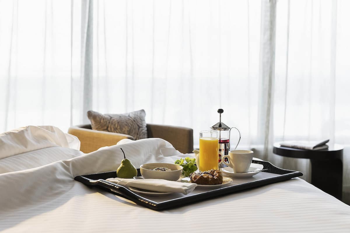 1 bedroom, premium bedding, minibar, in-room safe