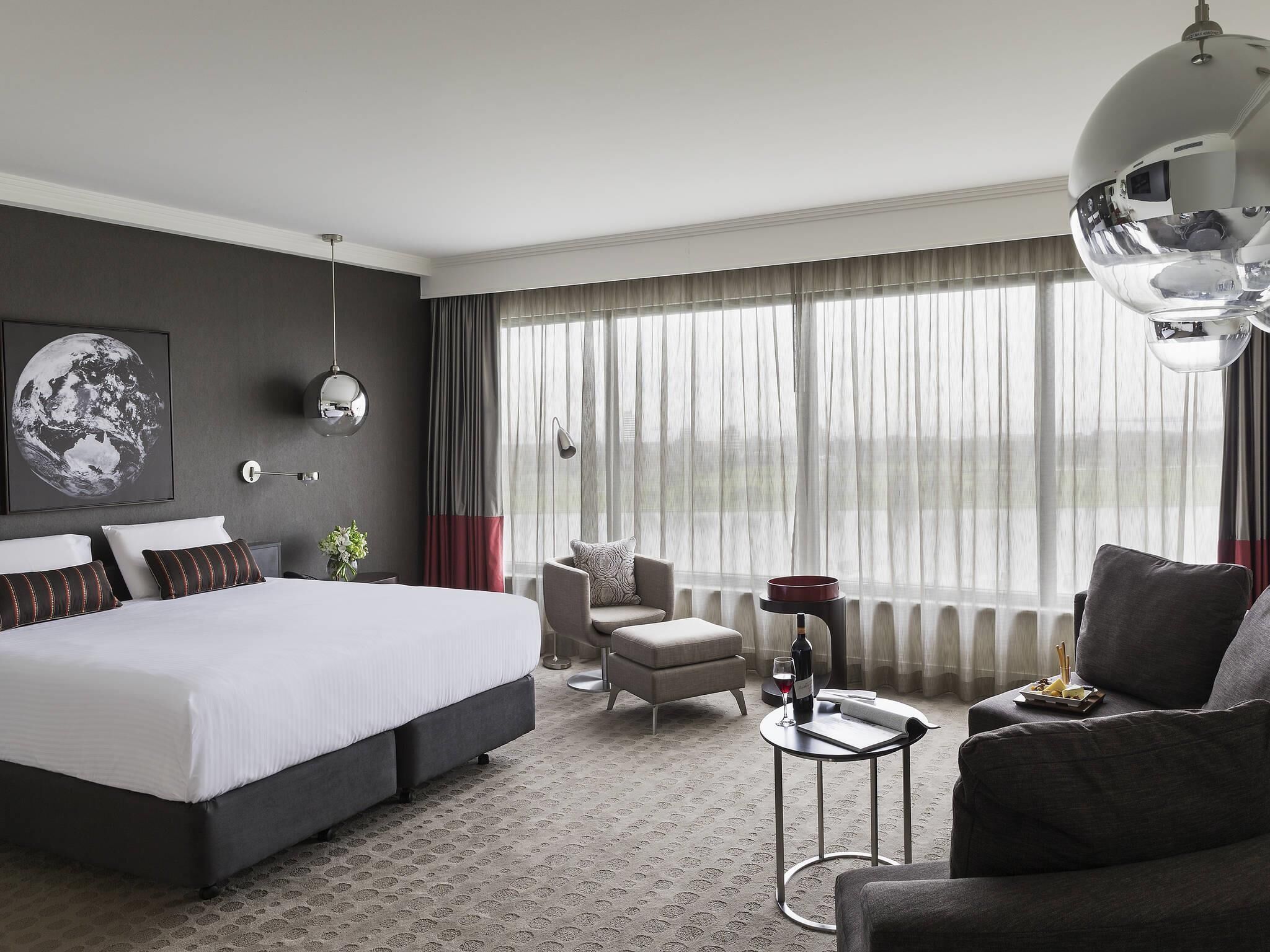 Ropa de cama de alta calidad y minibar 