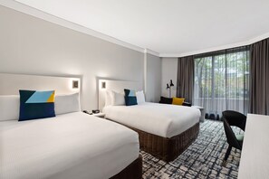 Superior Twin Room | 1 bedroom, minibar, in-room safe, desk