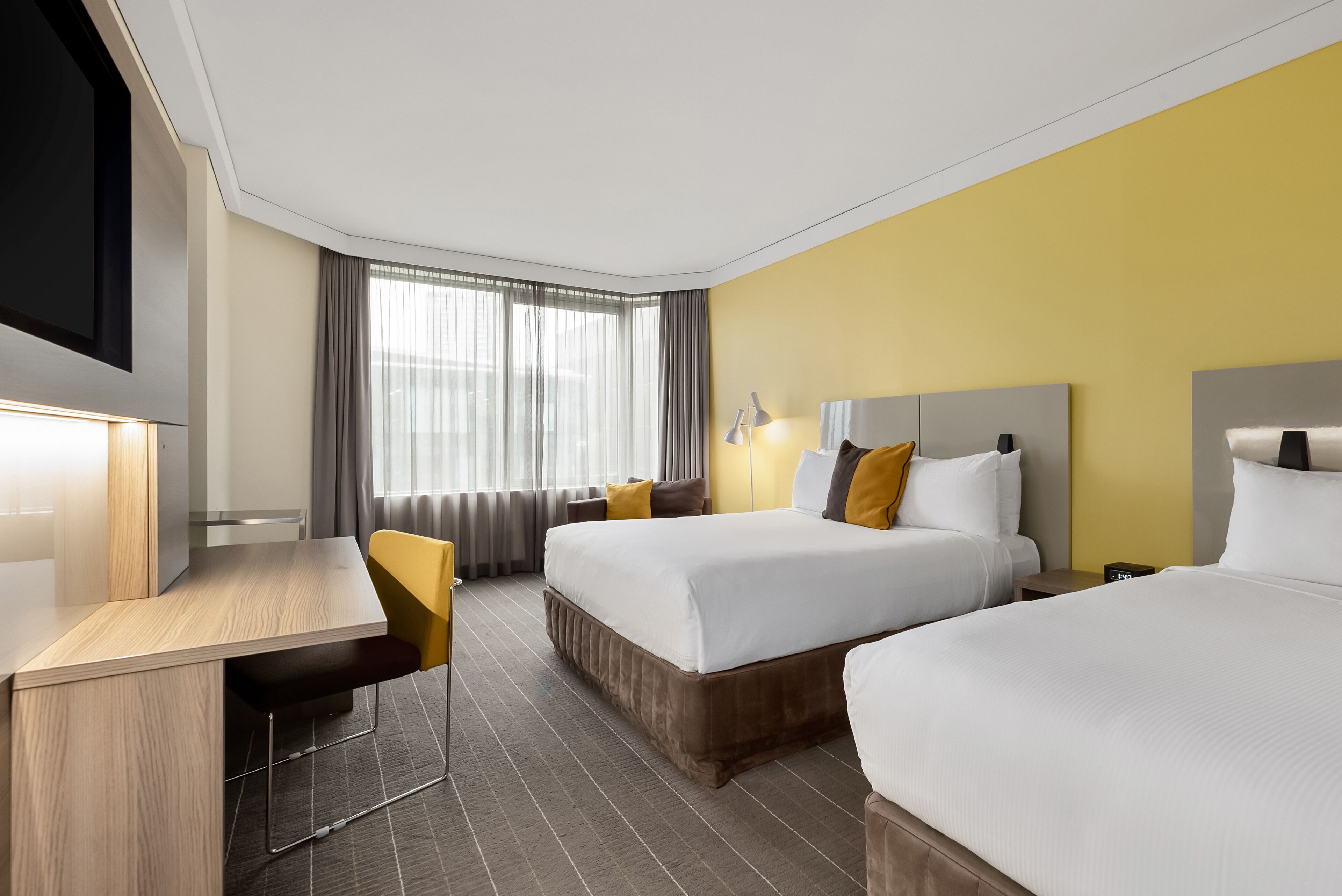 standard room (twin) | minibar, in-room safe, desk, laptop workspace