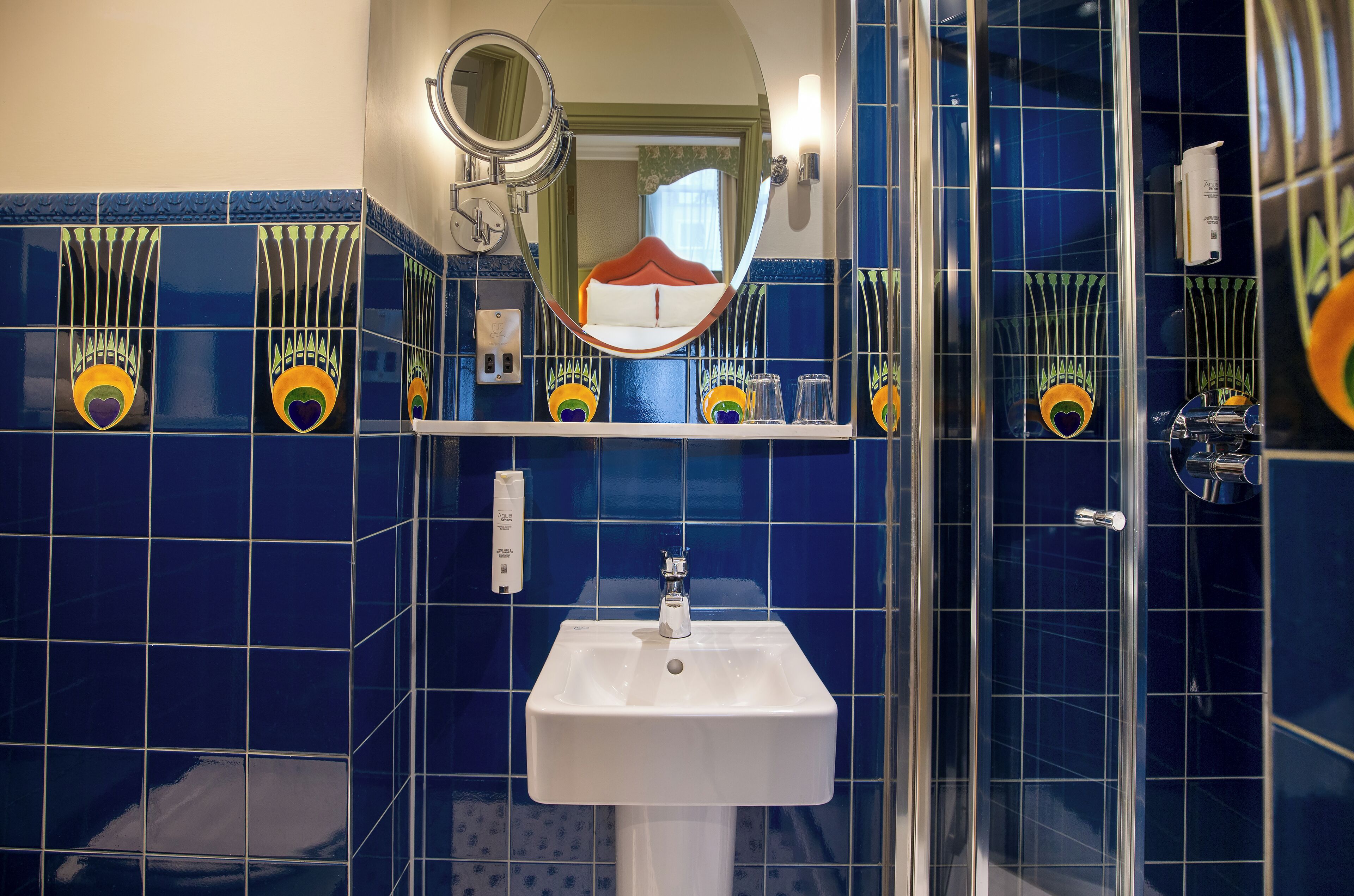 classic room, 1 double bed (george walton) | bathroom | eco-friendly toiletries, hair dryer, towels, soap