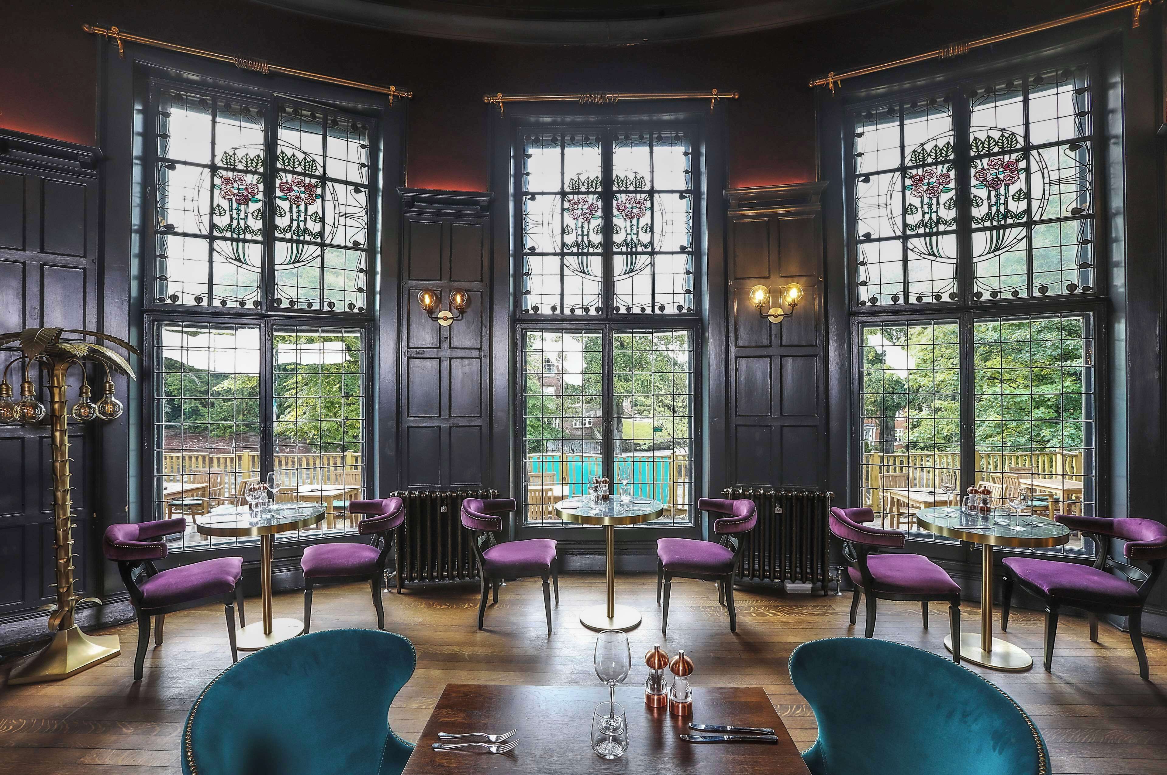 Breakfast, lunch and dinner served