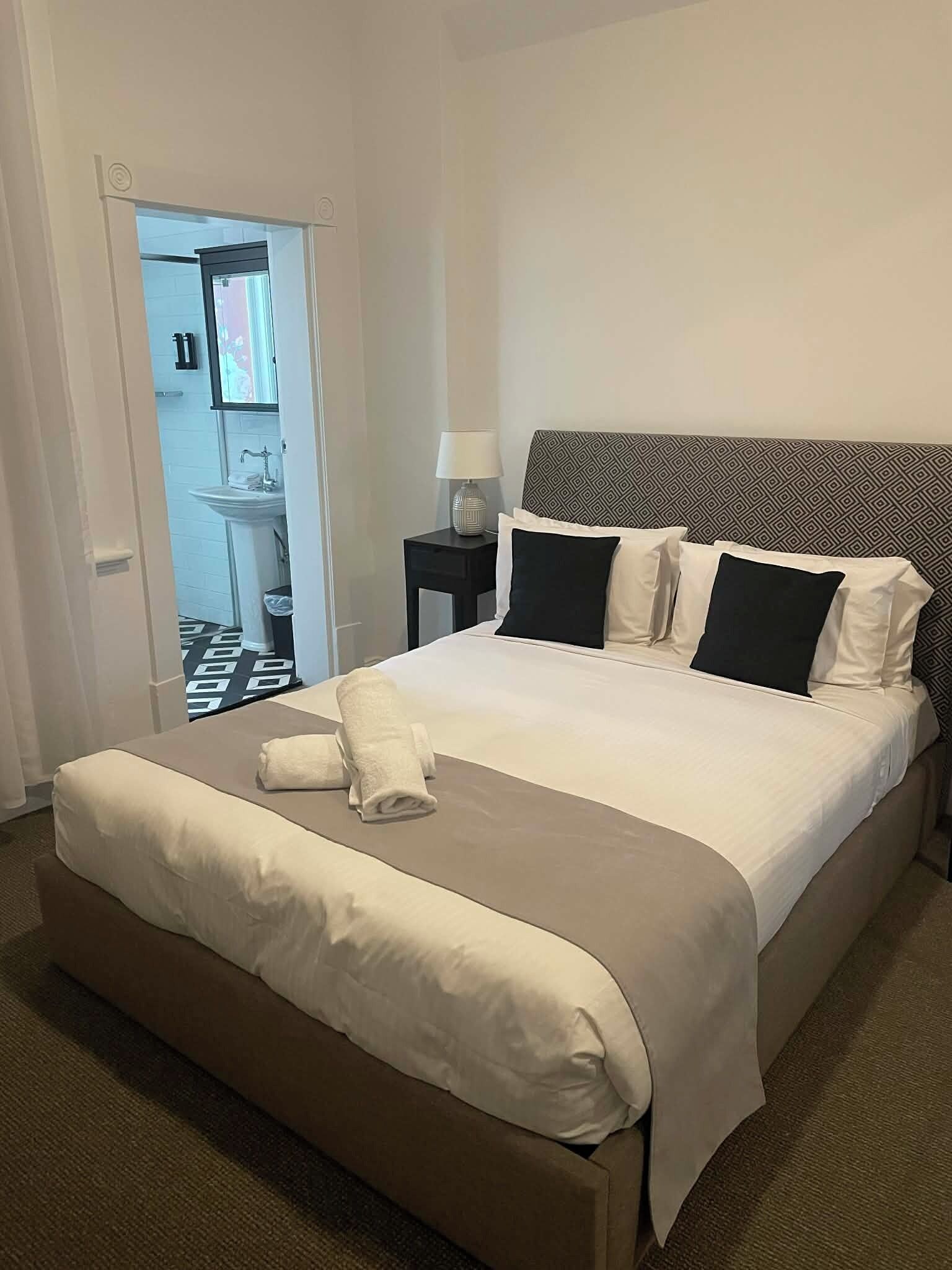 One Bedroom Apartment 