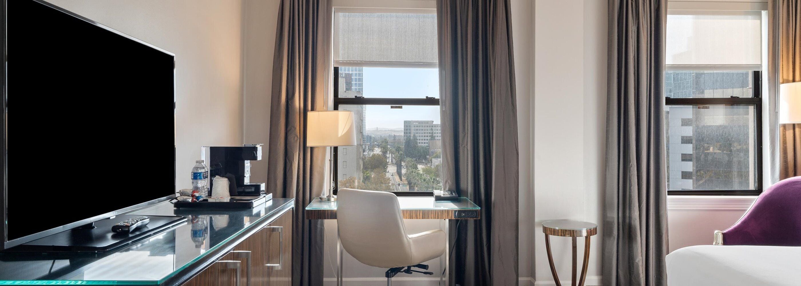 standard room, 1 king bed | 1 bedroom, premium bedding, pillow-top beds, desk