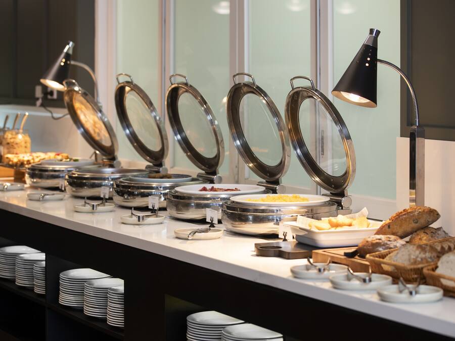 Daily full breakfast (AUD 26 per person)