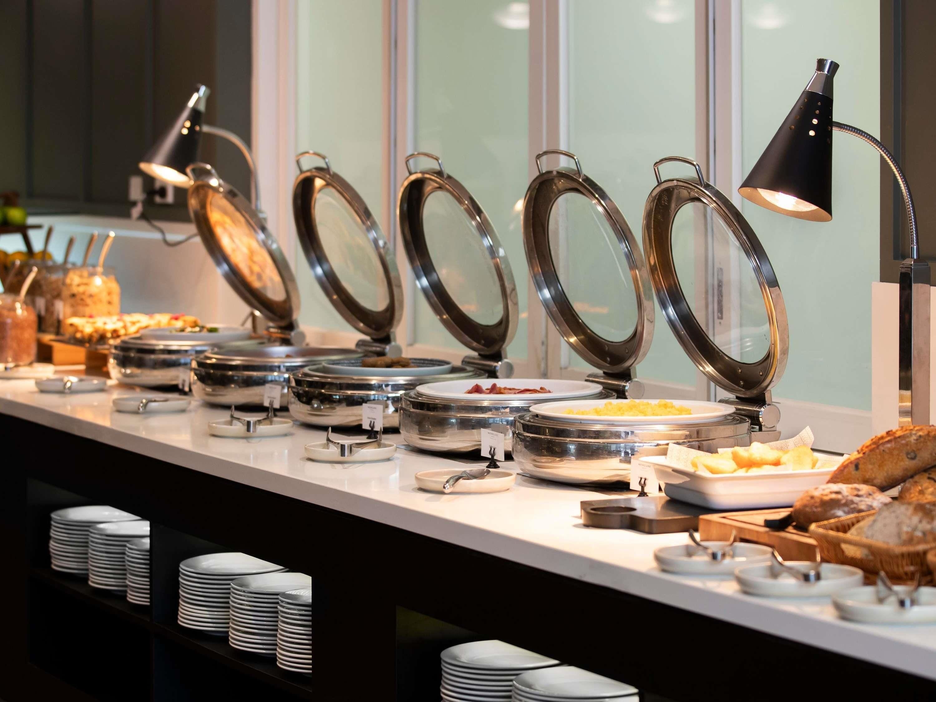 Daily buffet breakfast for a fee