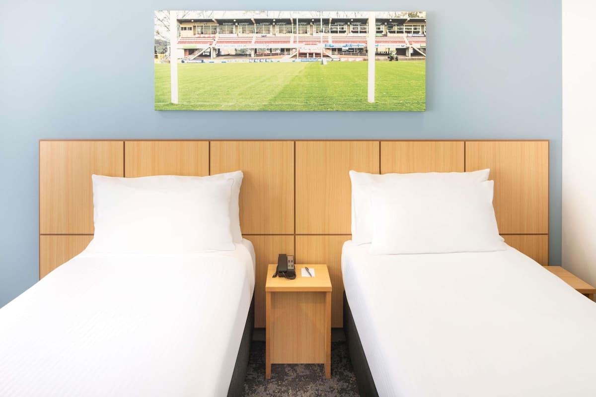 Standard tvåbäddsrum | Värdeförvaringsskåp på rummet och strykjärn/strykbräda