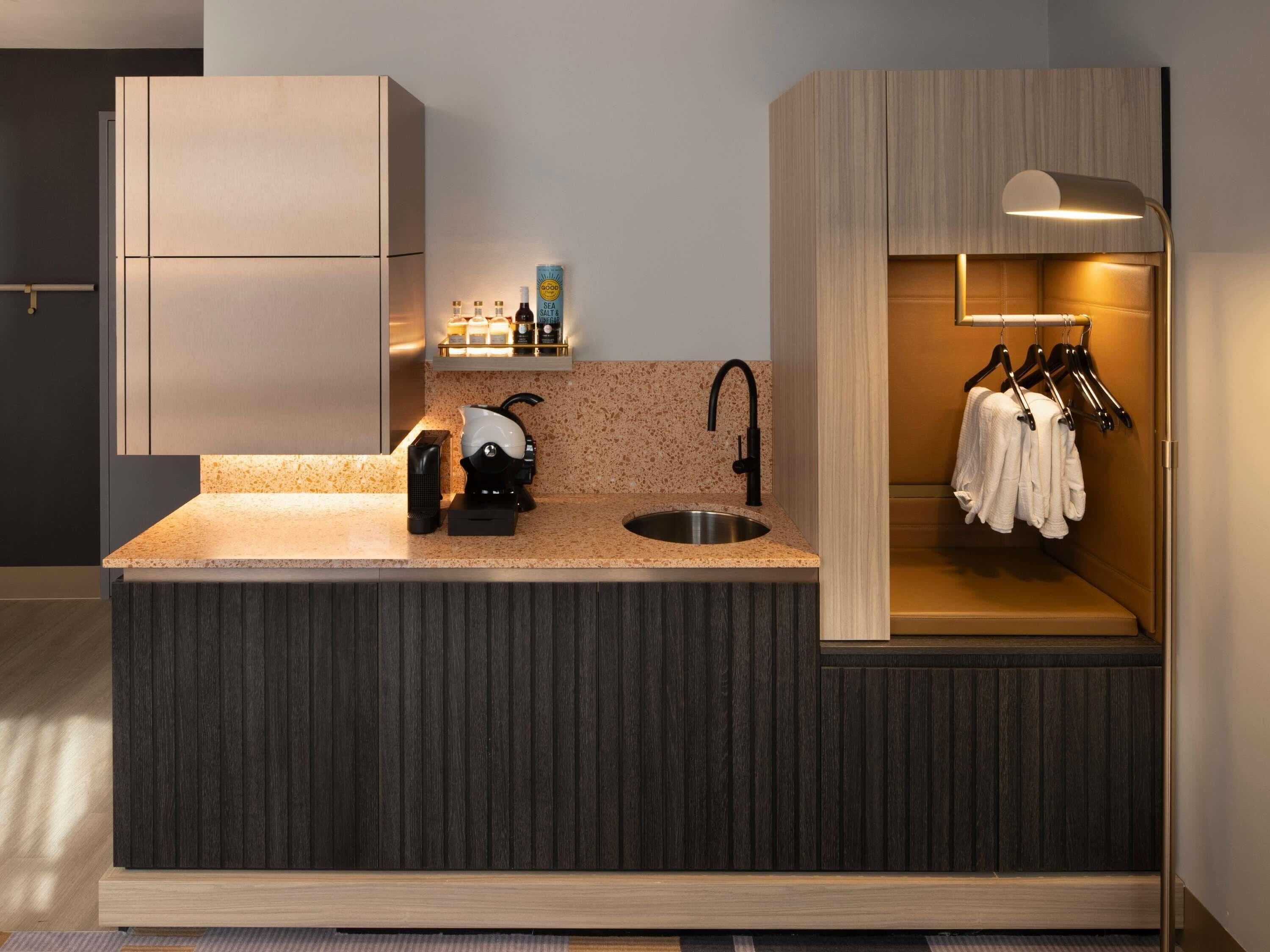 Classic Room, 1 Queen Bed (Accessible) | Minibar, in-room safe, desk, laptop workspace