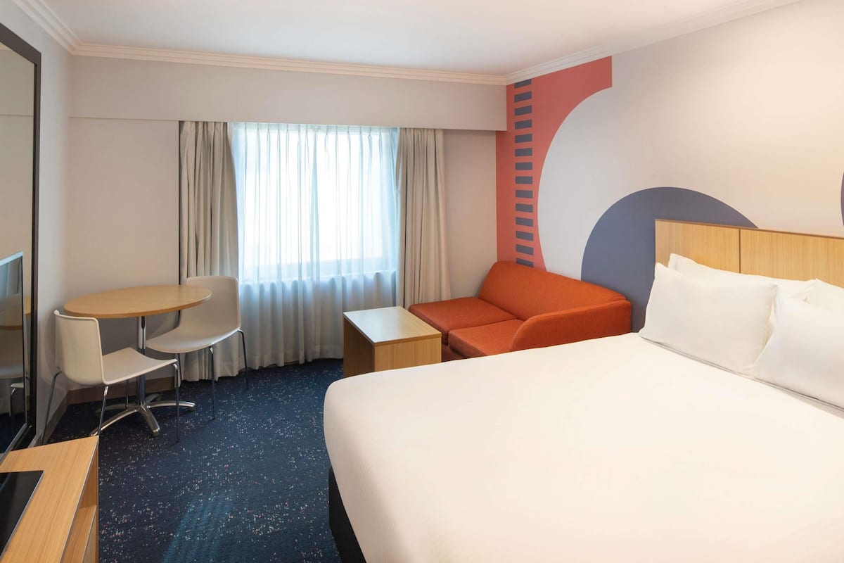 1 bedroom, in-room safe, laptop workspace, blackout drapes
