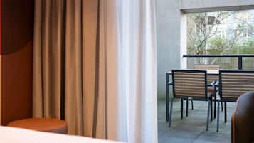 Habitación Deluxe, 1 cama de matrimonio, balcón | Balcón