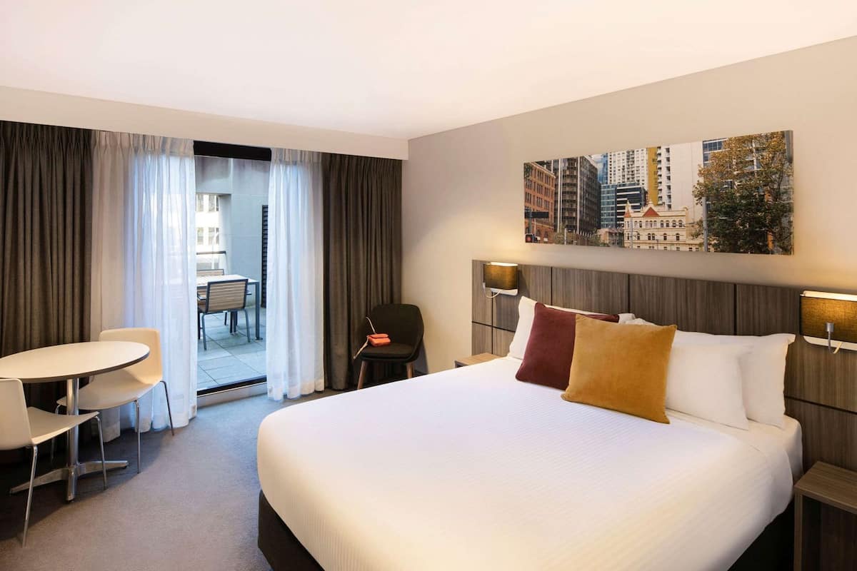 In-room safe, laptop workspace, blackout curtains, iron/ironing board