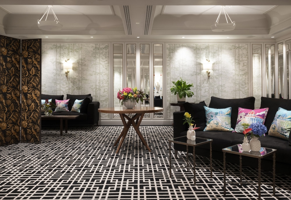 Hotel Savoy by null