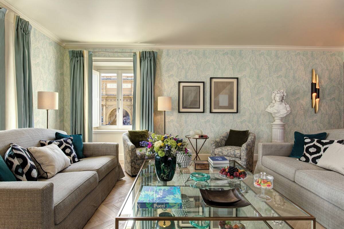 Artist Suite | Premium bedding, down comforters, pillowtop beds, minibar
