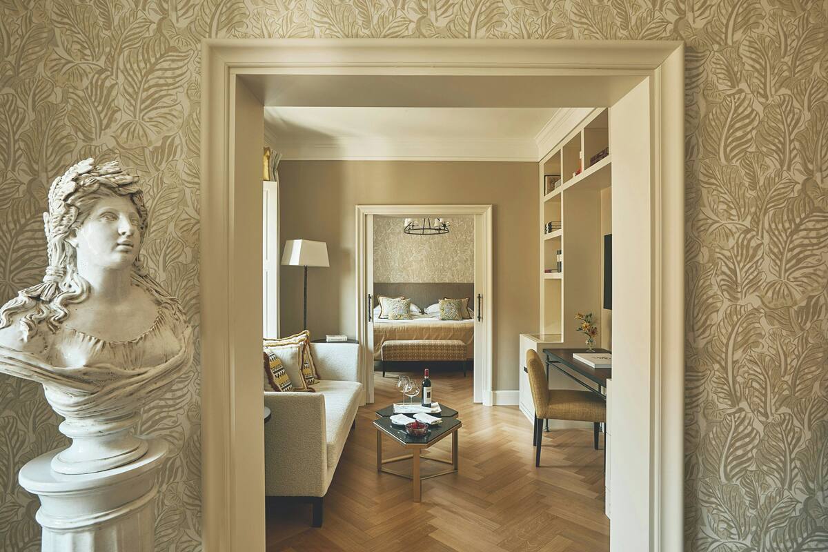 Grand Suite | Premium bedding, down comforters, pillowtop beds, minibar