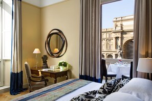 Suite (Repubblica) | Premium bedding, down comforters, pillowtop beds, minibar