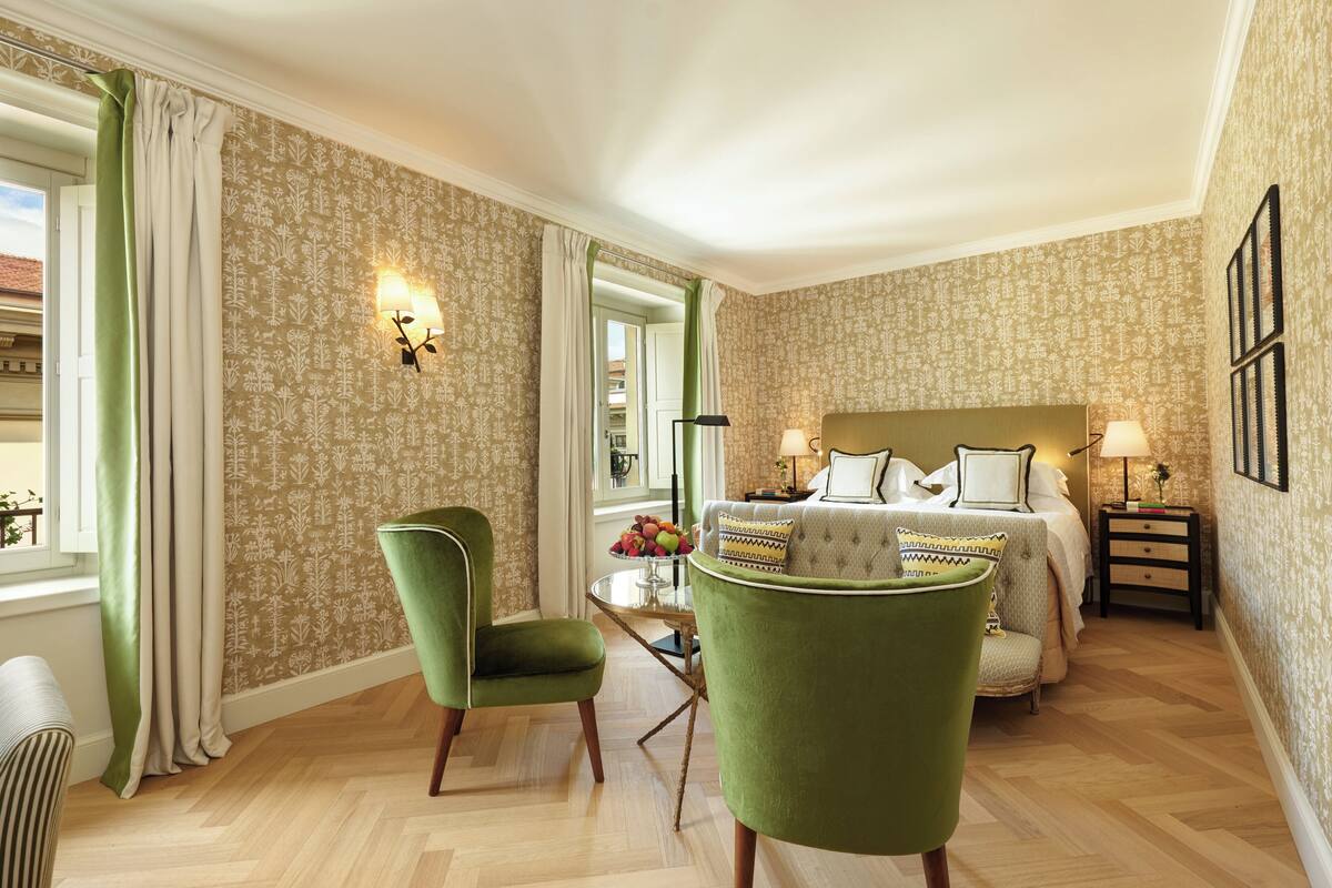 Superior Room | Premium bedding, down comforters, pillowtop beds, minibar