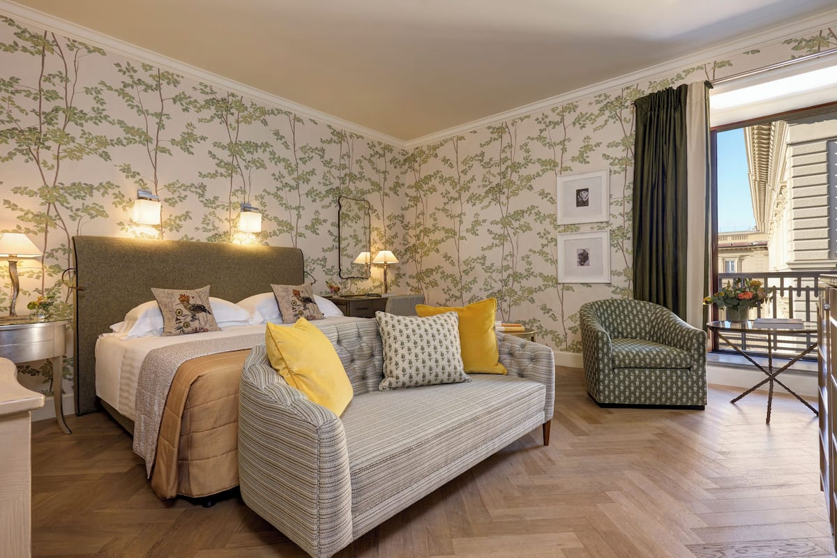 Deluxe Room | 1 bedroom, premium bedding, down comforters, pillowtop beds