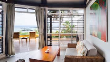 1 bedroom, premium bedding, minibar, in-room safe