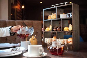 Breakfast, lunch and dinner served - Delta Hotels Worsley Park Country Club (Manchester)