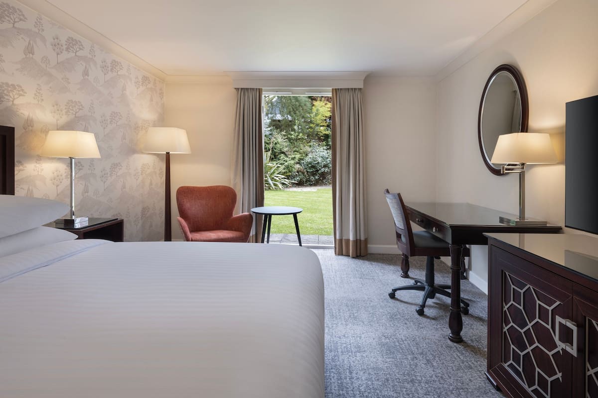 Superior Room, 1 King Bed