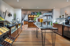 Daily buffet breakfast (GBP 18.50 per person)