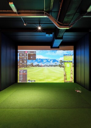 Indoor-Driving-Range