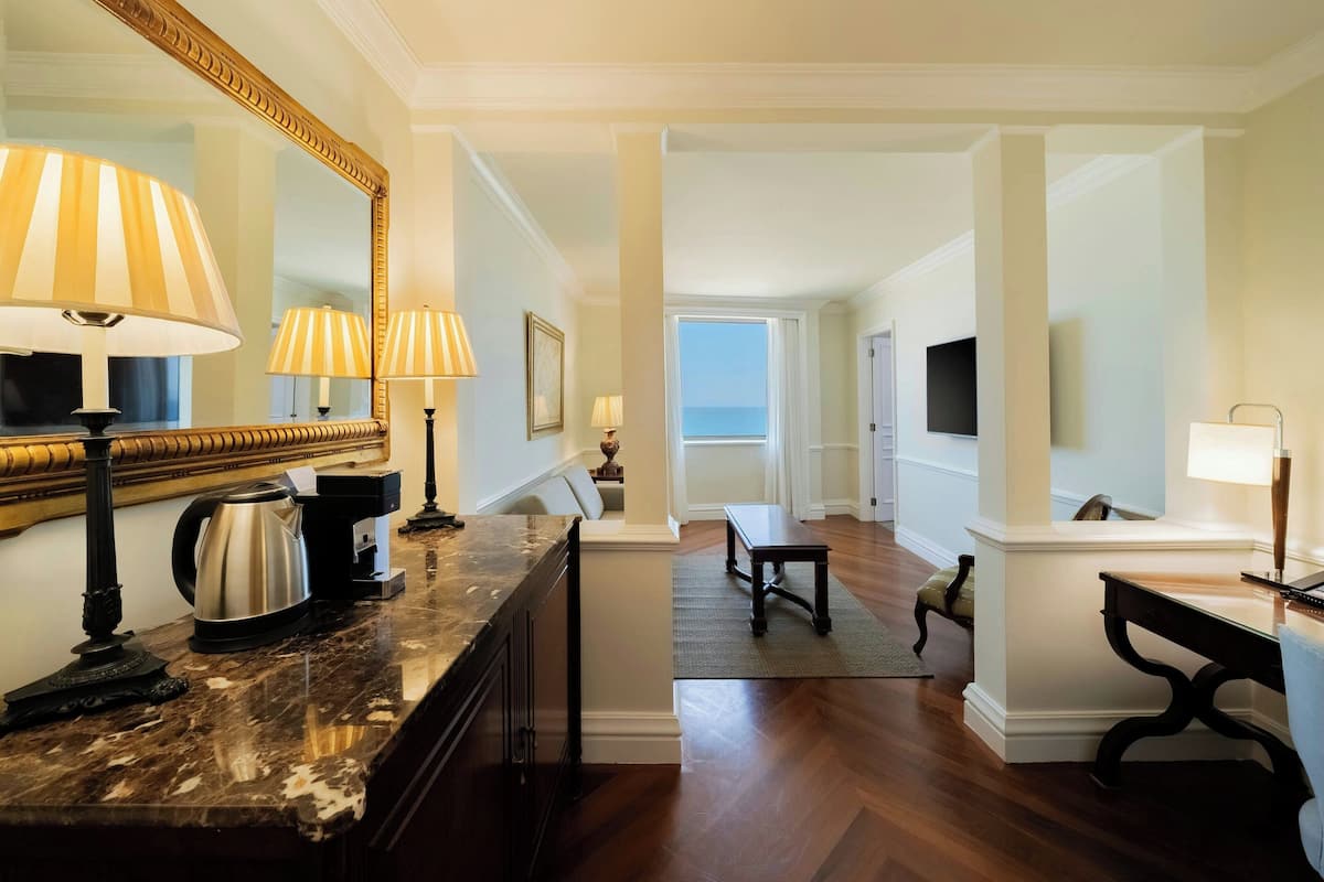 Executive Suite, 1 King Bed with Sofa bed, Ocean View | Minibar, in-room safe, desk, laptop workspace