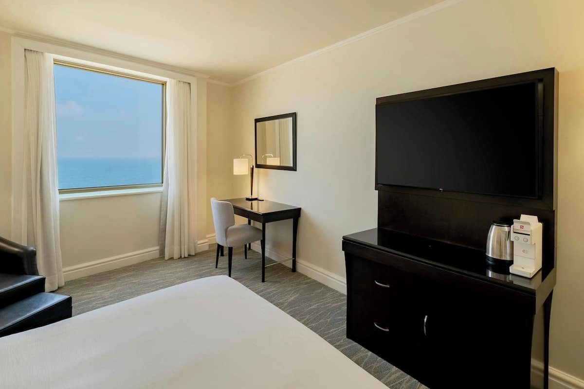 Room, 1 King Bed, Ocean View | Minibar, in-room safe, desk, laptop workspace
