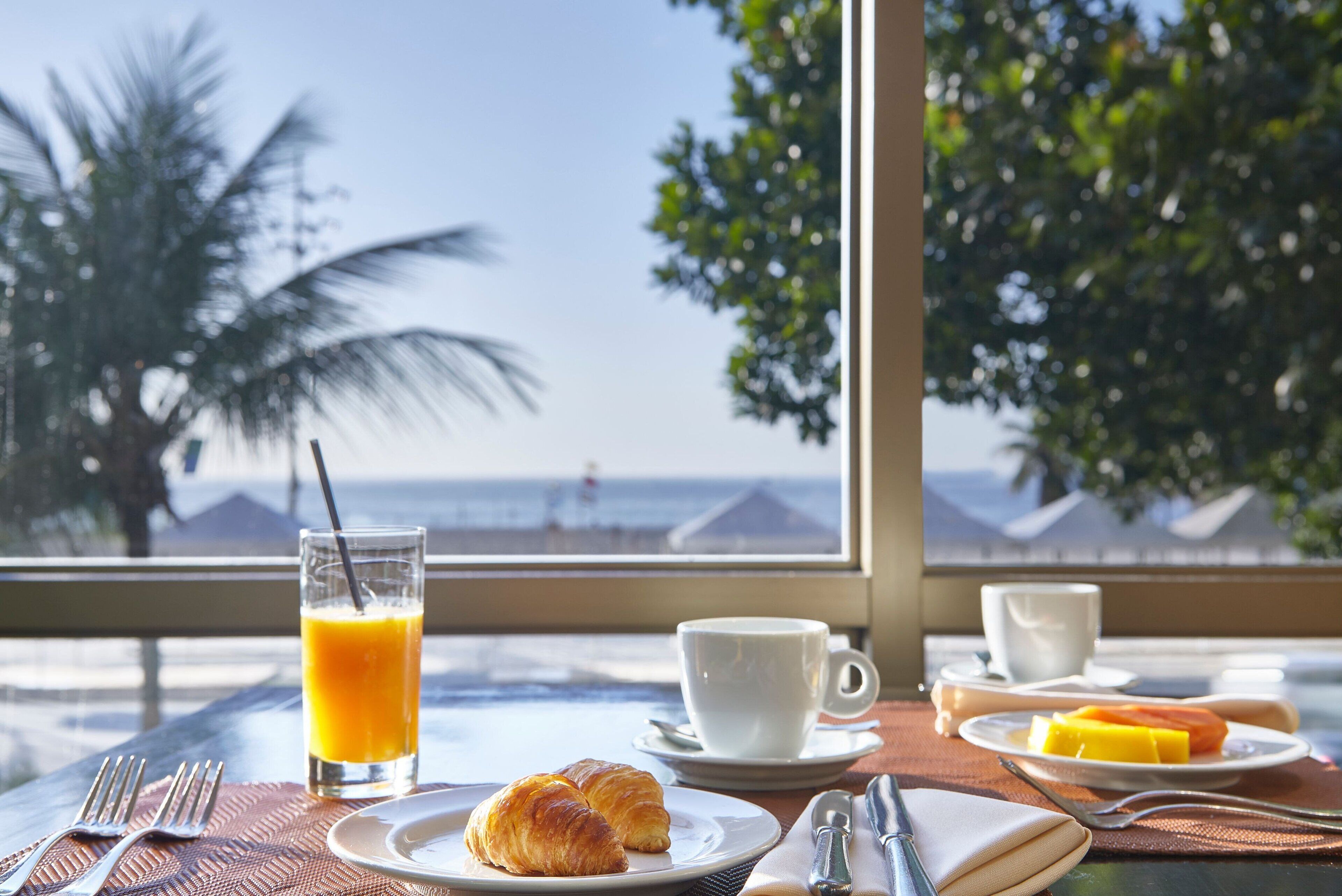 daily buffet breakfast (usd 21 per person)