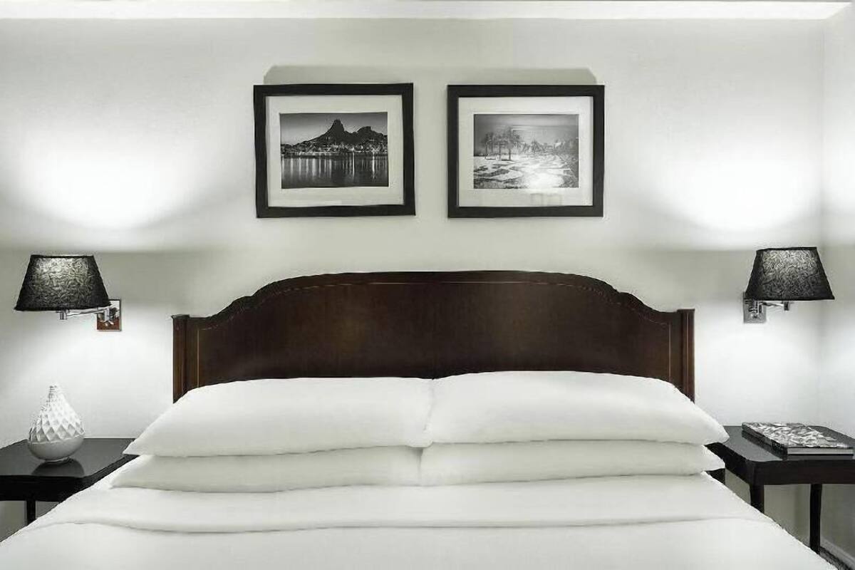 Minibar, in-room safe, desk, laptop workspace