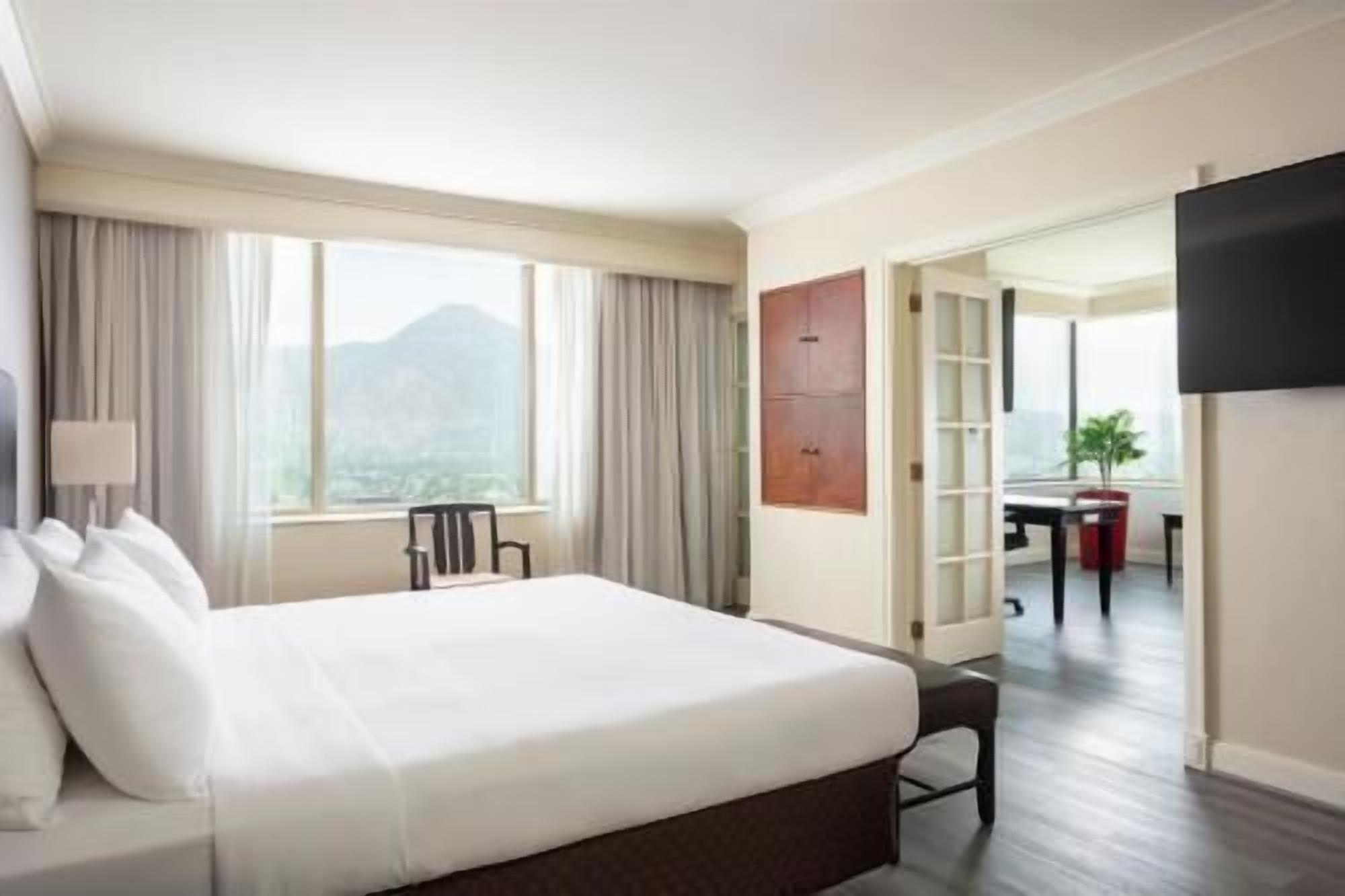 Literie hypoallergénique, minibar, coffres-forts dans les chambres