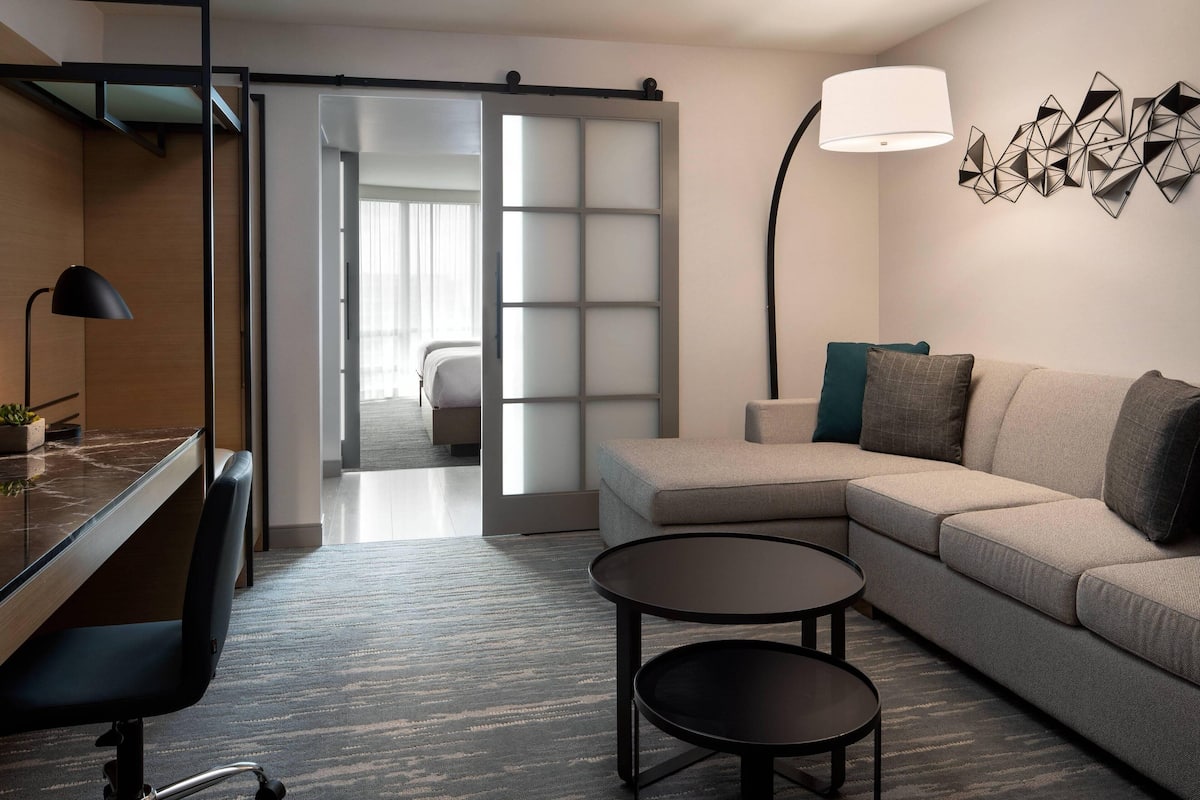 Junior Suite, Multiple Beds, Non Smoking | Living area | 37-inch flat-screen TV with cable channels, TV, pay films
