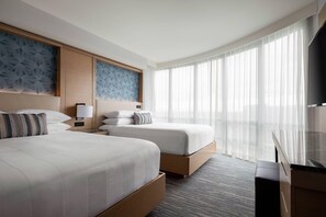 Suite junior, varias camas | Ropa de cama de alta calidad, edredón y camas con pillow-top 