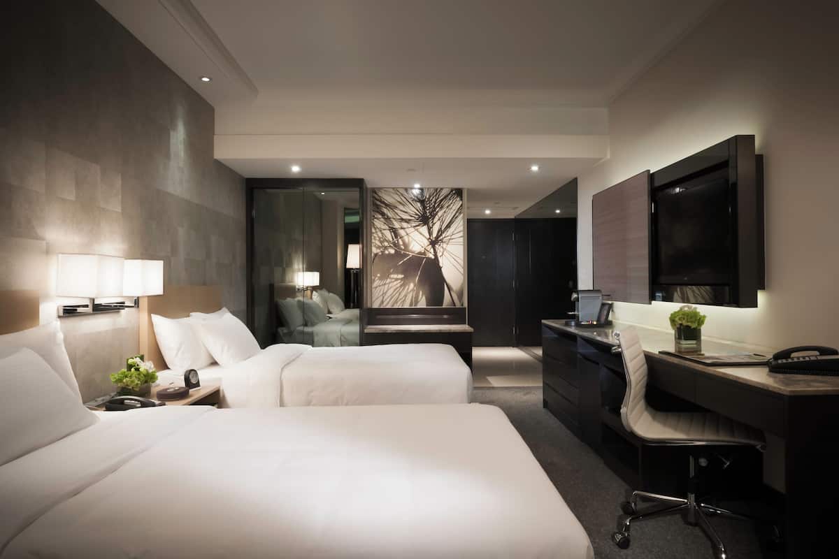 Premier Family Room | In-room safe, desk, blackout drapes, iron/ironing board