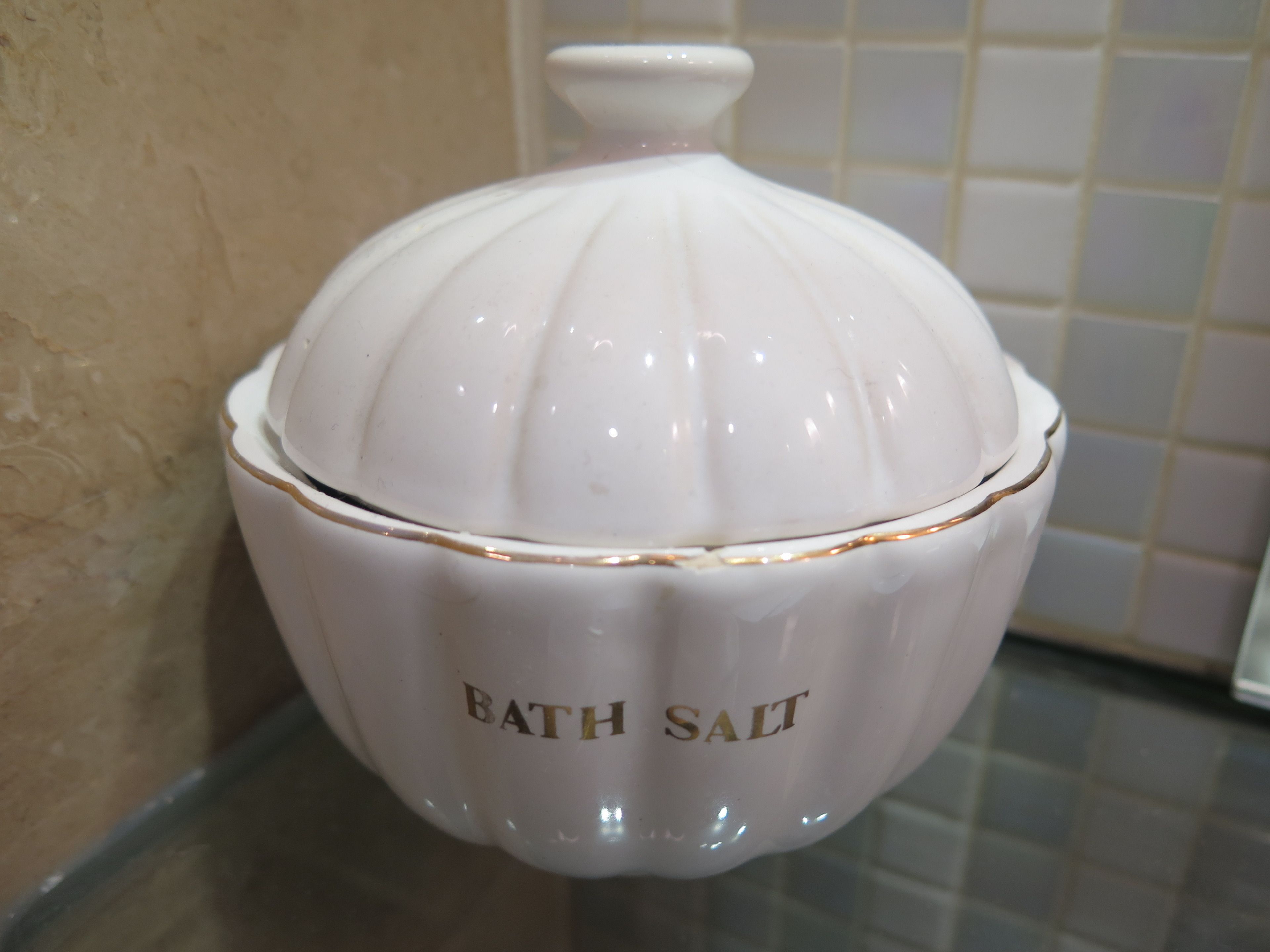 combined shower/bathtub, free toiletries, hair dryer, bathrobes