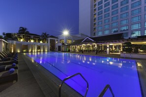 Kolam renang outdoor