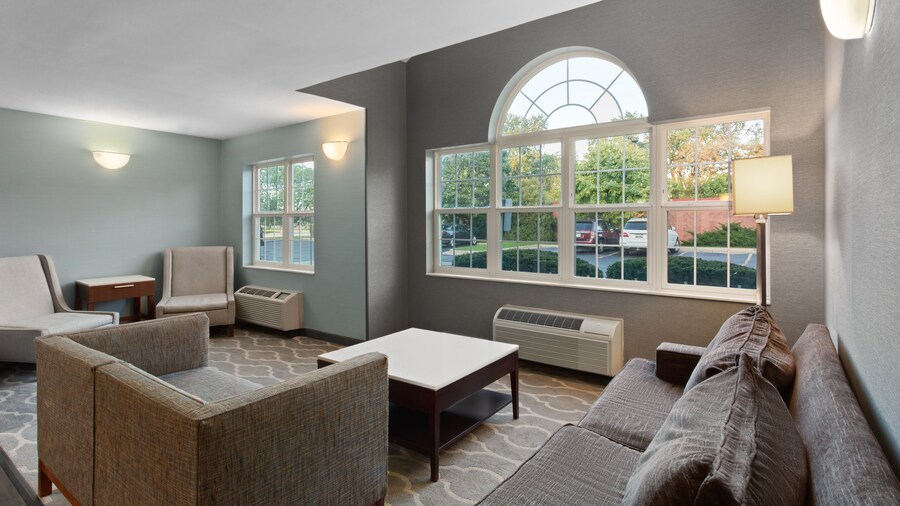 Americas Best Value Inn & Suites Racine