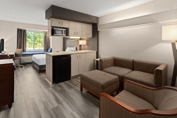 Escritorio, tabla de planchar con plancha y cunas gratuitas 