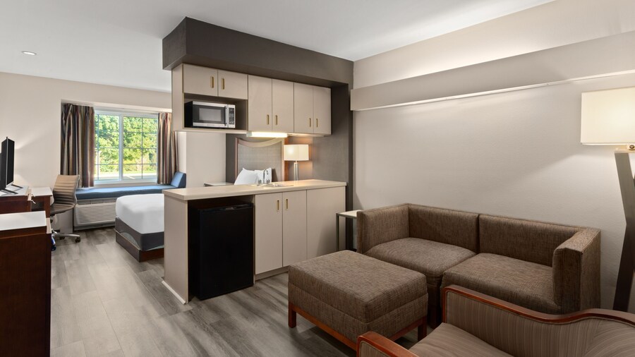 Americas Best Value Inn & Suites Racine