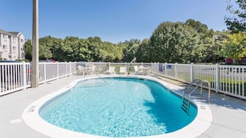 Outdoor pool, pool umbrellas