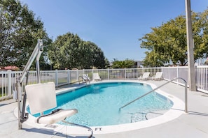 Outdoor pool, pool umbrellas