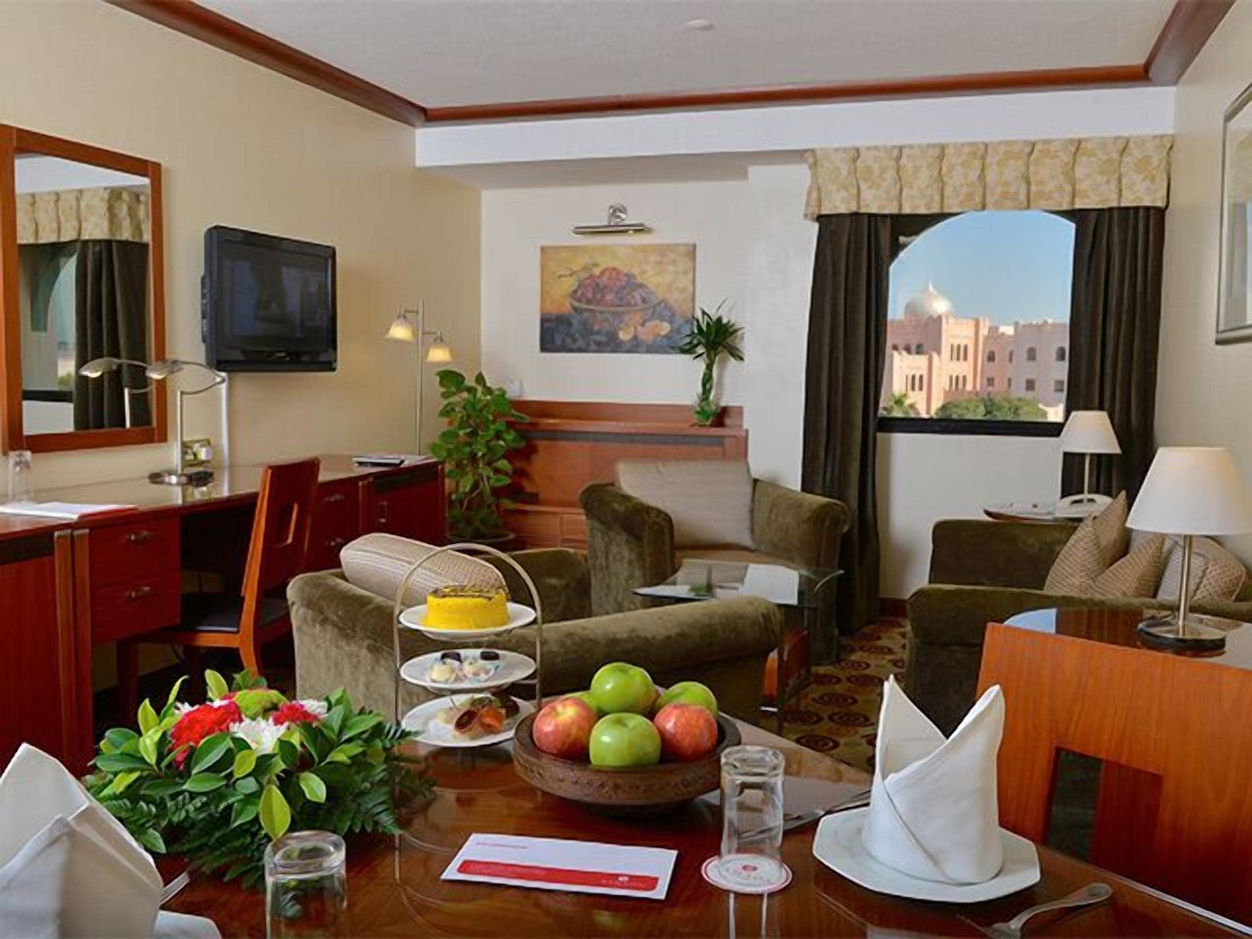 ジュニア スイート キングベッド 1 台 喫煙可 | リビングルーム | LED テレビ