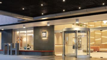 Vista frontal de la propiedad