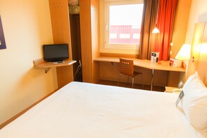 In-room safe, desk, soundproofing, iron/ironing board