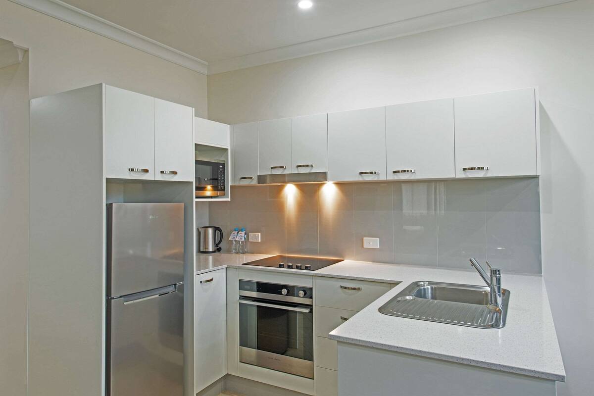 three bedroom apartment | in-room safe, desk, laptop workspace, soundproofing