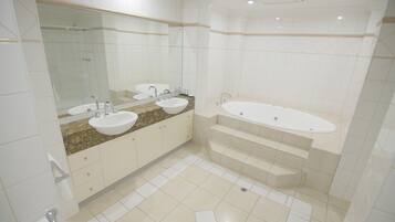 Suite, 1 kingsize-seng, ikke-røyk | Privat boblebad