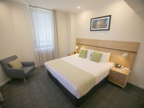 1 bedroom, in-room safe, desk, laptop workspace - Mantra Adelaide Central (Adelaide)